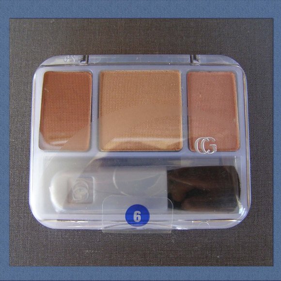 NEW CoverGirl TRU Cheeks Blush - Picture 1 of 4